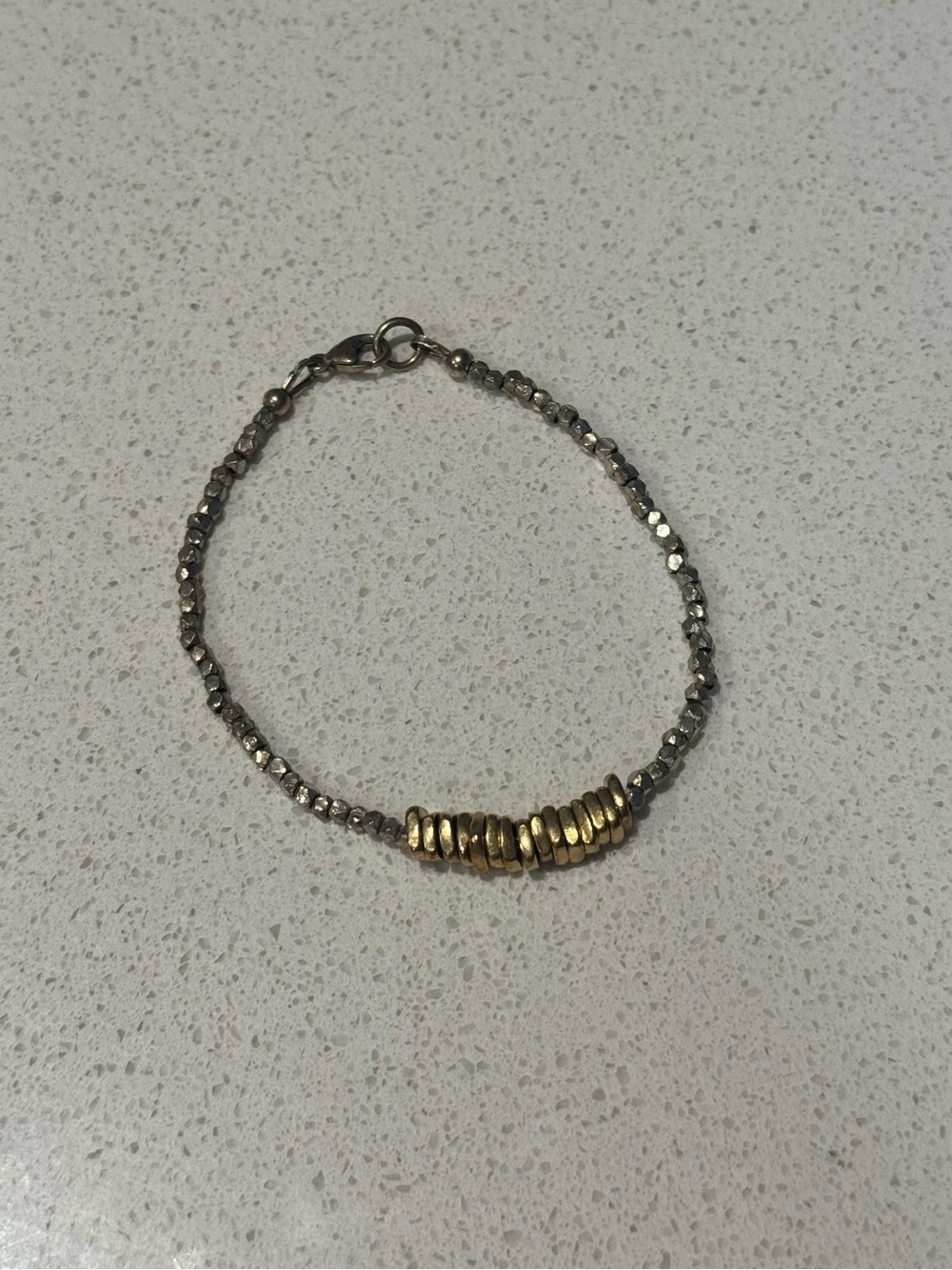 Two-tone beaded bracelet